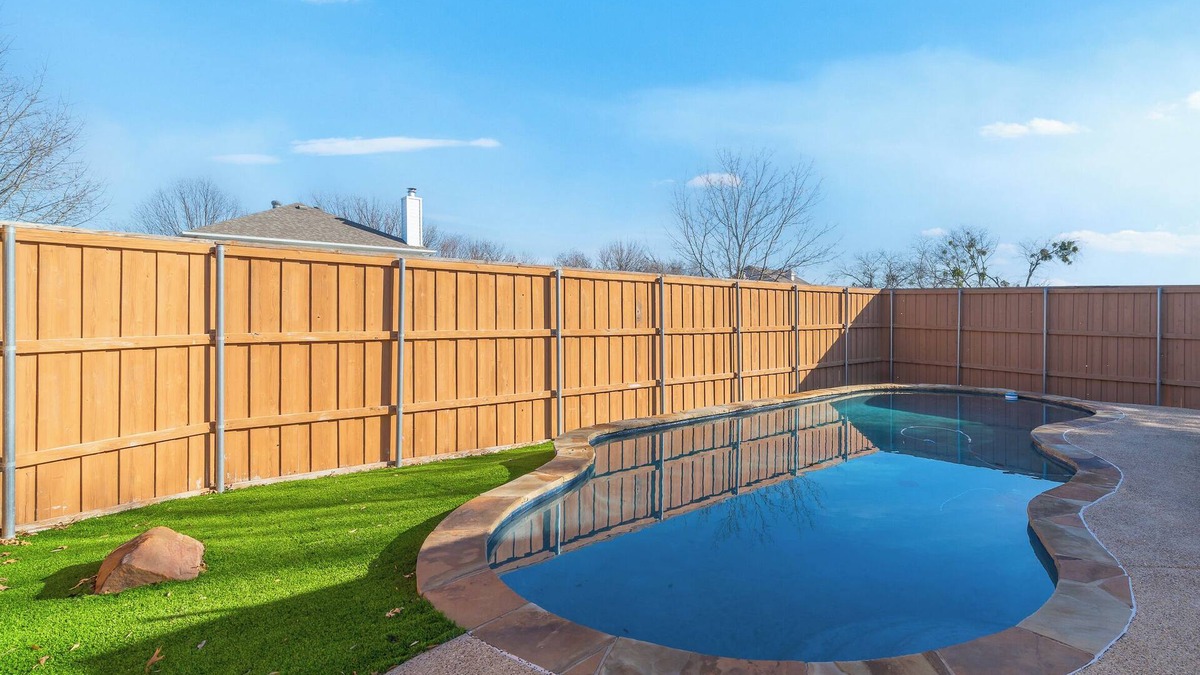 Wylie House | Serene Suburbia Getaway in Wylie