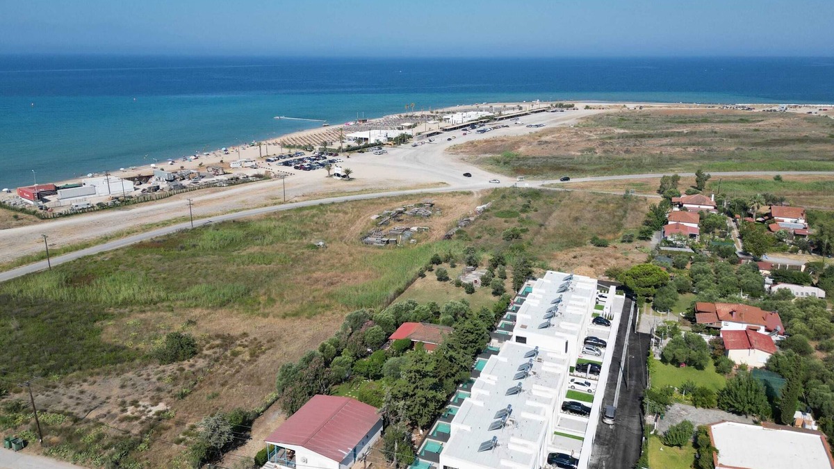 Nea Iraklia Villa | serene villas halkidiki - Cfront private pool