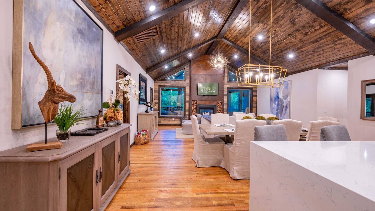 Broken Bow Cabin | Serengeti features three king master suites and bunk room bordering National Forest