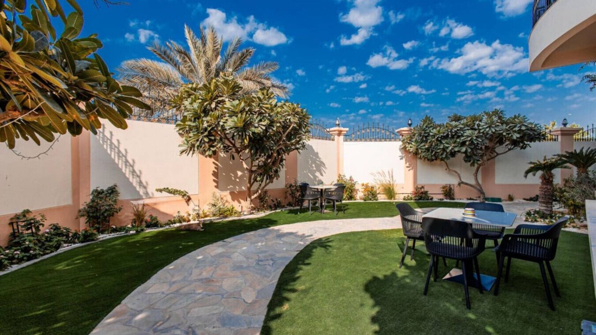 Jumeira 3 Condo | Serengeti Suite at Full Moon Guesthouse – Your Perfect Escape