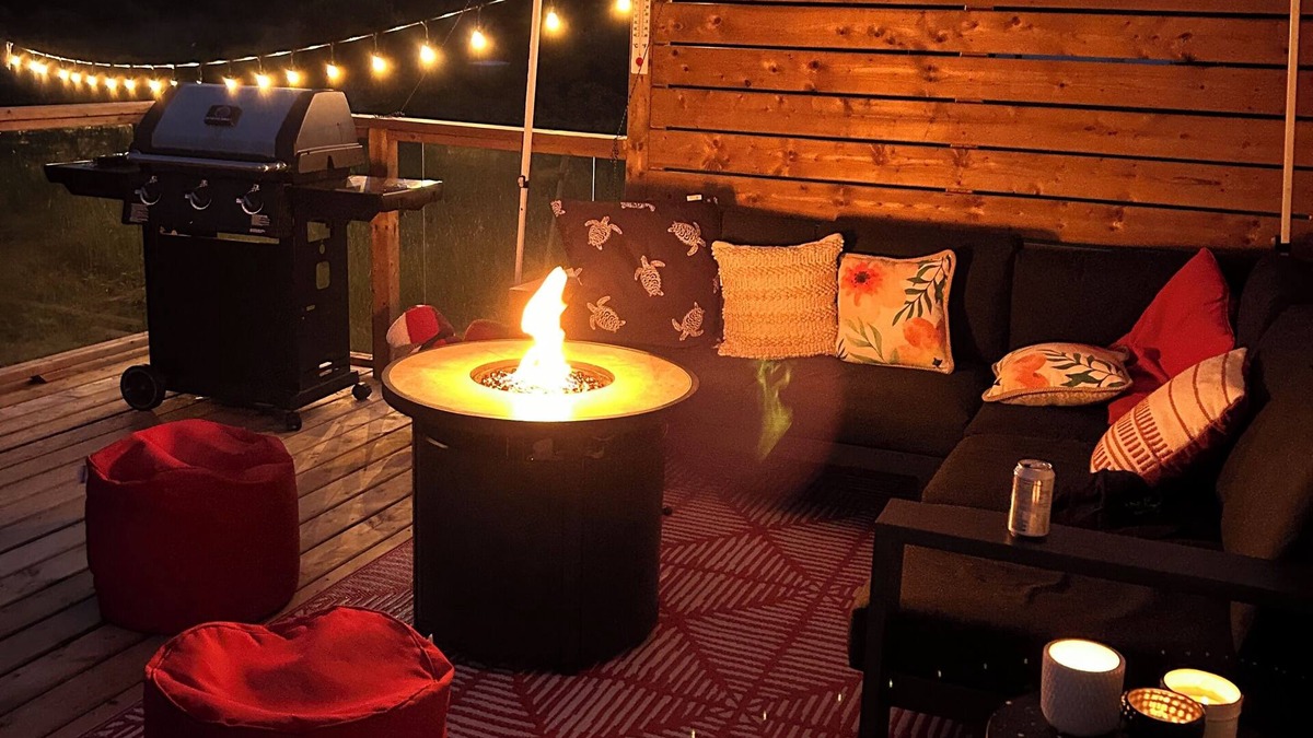 Western Bay Cottage | Serenity 2 Rm cottage. Beautiful views, Fire pit, 5 min walk to the beach!