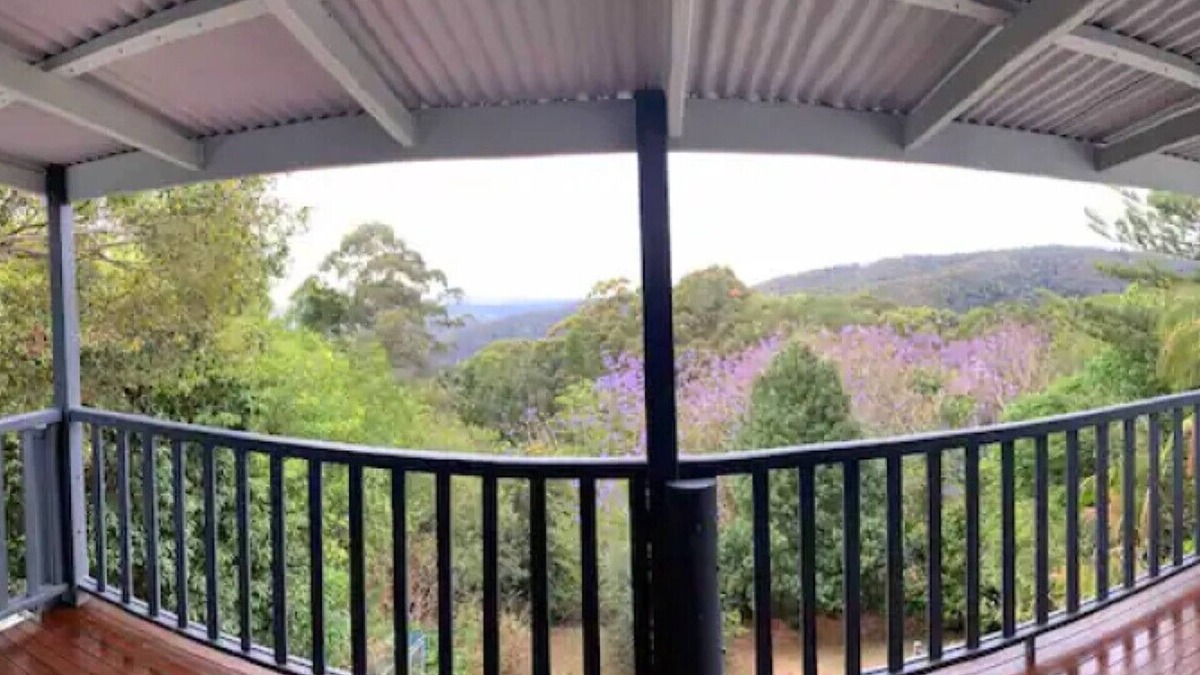 North Tamborine House | Serenity - a mountain getaway for family or groups