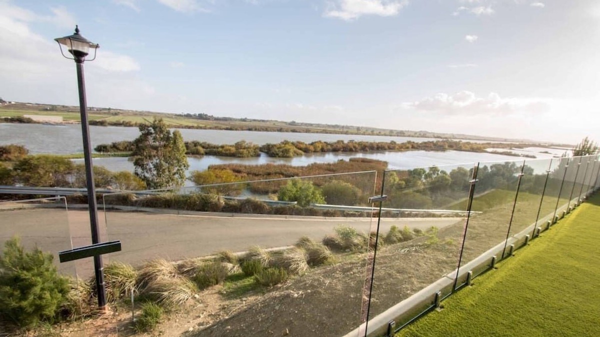 Seymour House | 'Serenity' and sweeping Murray River views