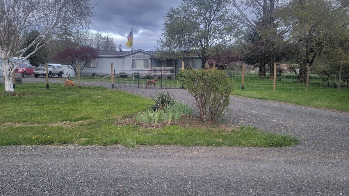Lewis County House | Serenity Awaits Entire Home with AC, WiFi centrally located on over 2 flat acres