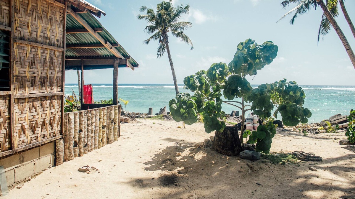 Burgos House | Serenity by the Seashore: Charming Tiny Home near the Beach