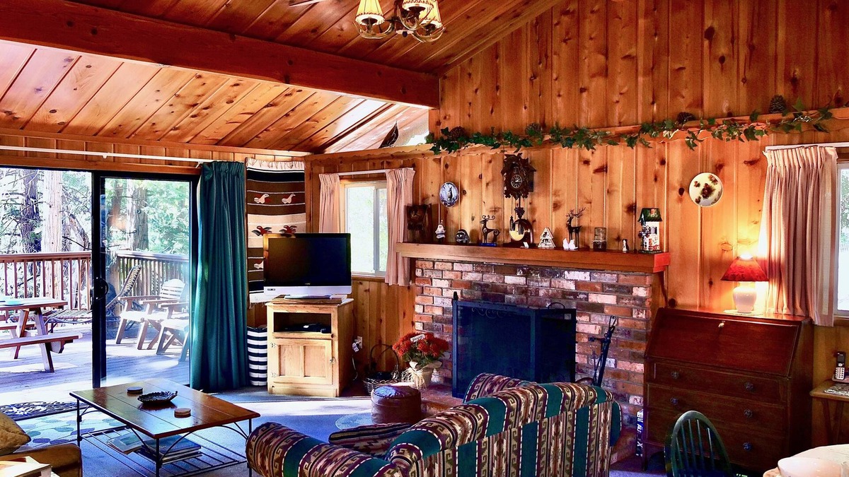 Fern Valley Cabin | Serenity Cabin 2 Bedroom Secluded Close to Trails!