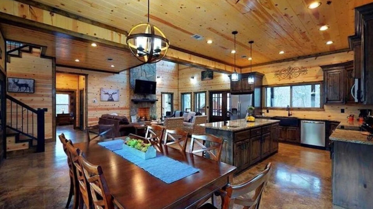 Broken Bow Cabin | Serenity Creek Luxury Cabin - Family friendly, Secluded Woods and Creek