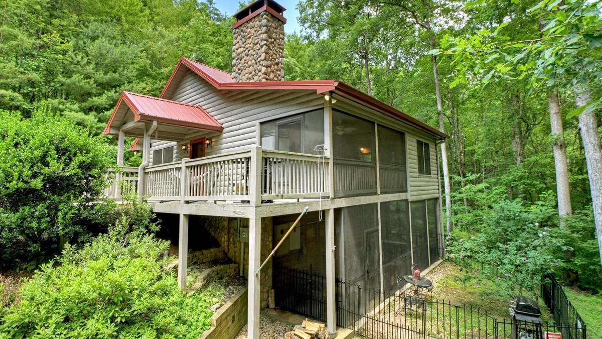 Copperhill House | Serenity Creek | Pet Friendly | Hot Tub | Fire Pit |