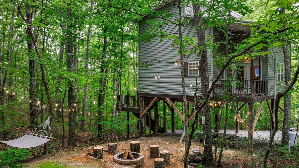 Fort Payne Cabin | Serenity Escape Treehouse on 14 Acres with easy trails, fire pit and hammock.