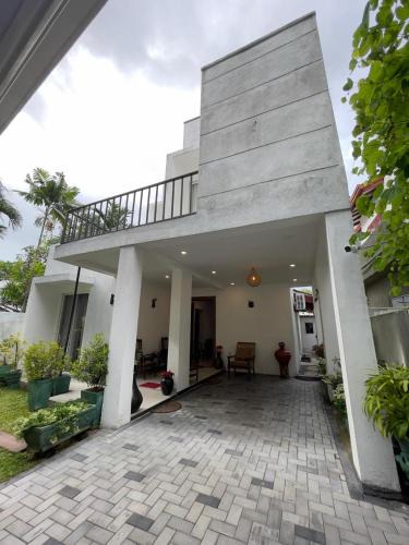 Ja-Ela House | Serenity Home - Kandana