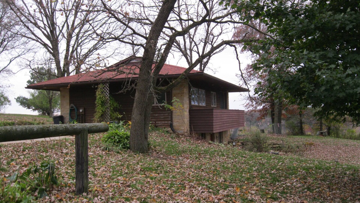 Mineral Point House | Serenity in a rural guest house a mile outside of Mineral Point.