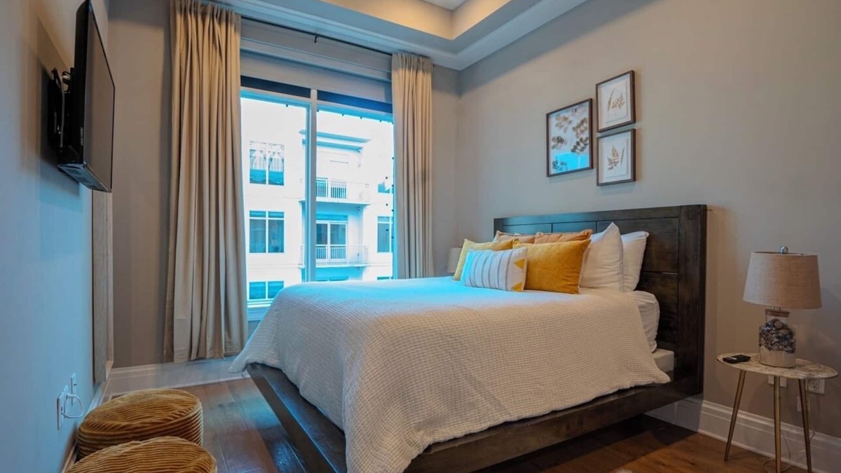 Midtown Condo | SERENITY IN THE CITY
