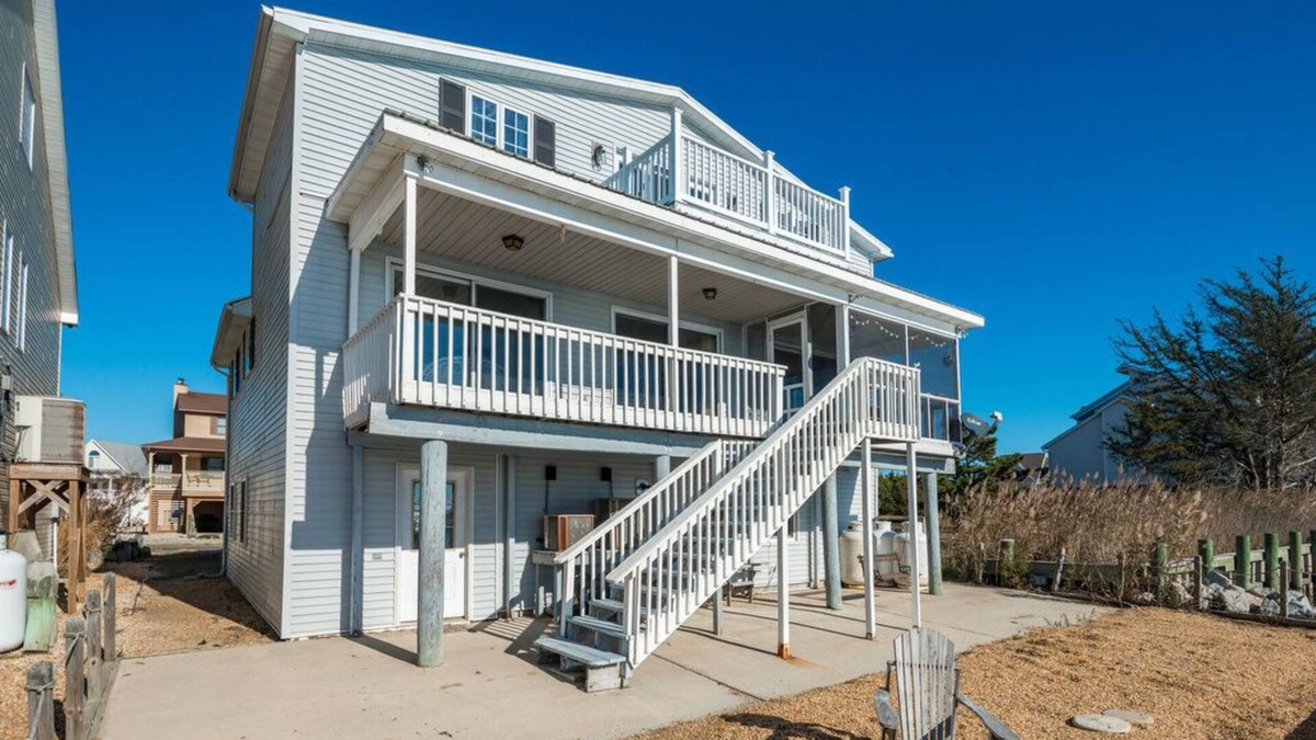 Captain's Cove House | Serenity Now - 20 minutes to Chincoteague!