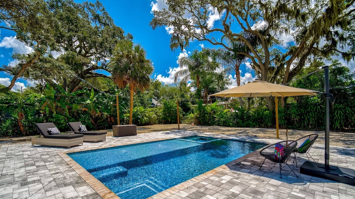 River District House | Serenity Of The Sea - S -, Sleeps 8, Ideal for Family Getaways