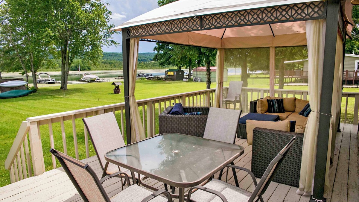 Bradford Cabin | Serenity on Lamoka, a perfect family cottage.
