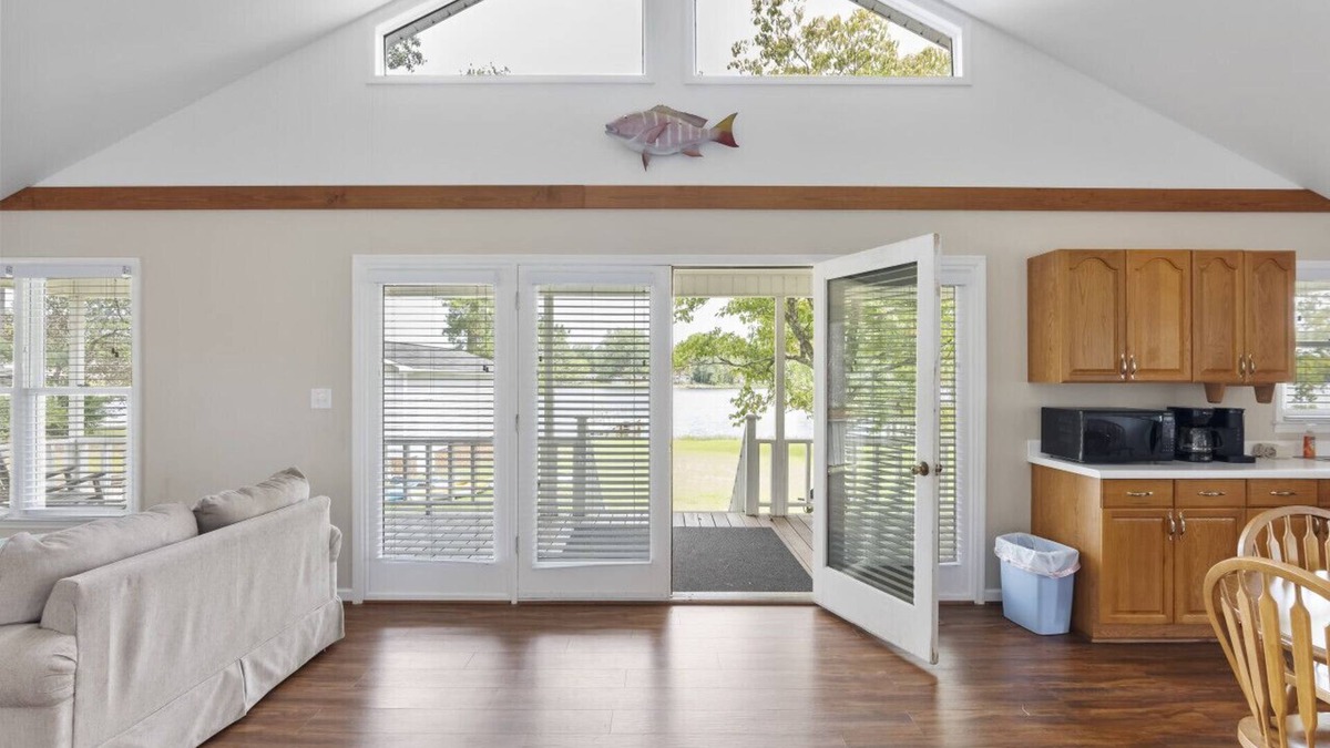 Prosperity House | Serenity on the Lake