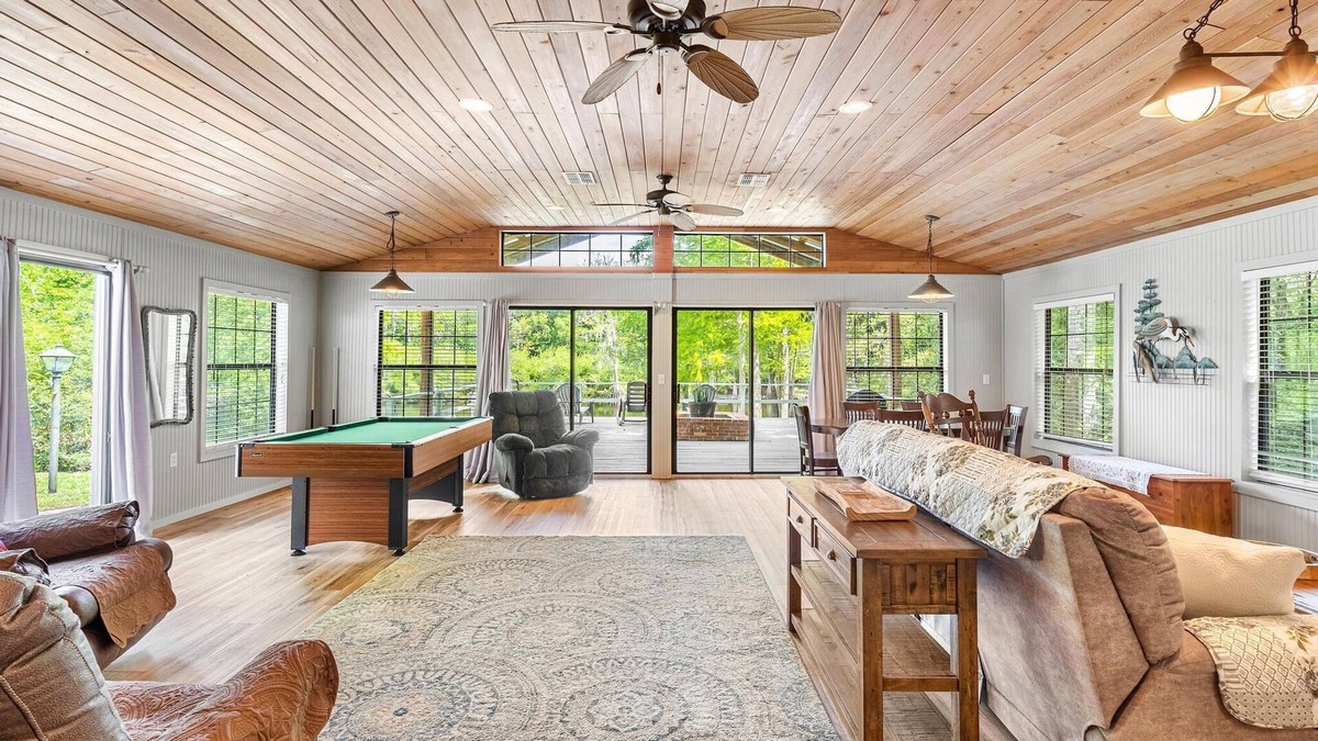 Branford House | Serenity On The River – Cozy Branford Retreat!
