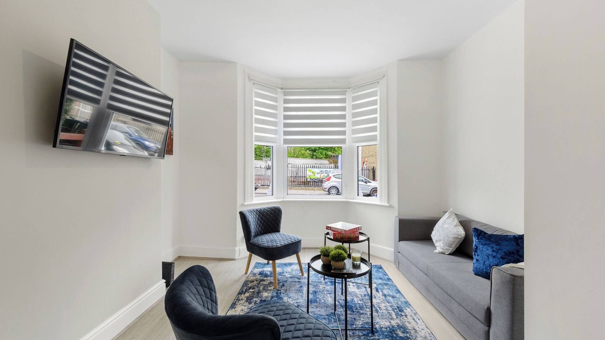 Bruce Grove House | Serenity, Scenery, Shopping, & Sports