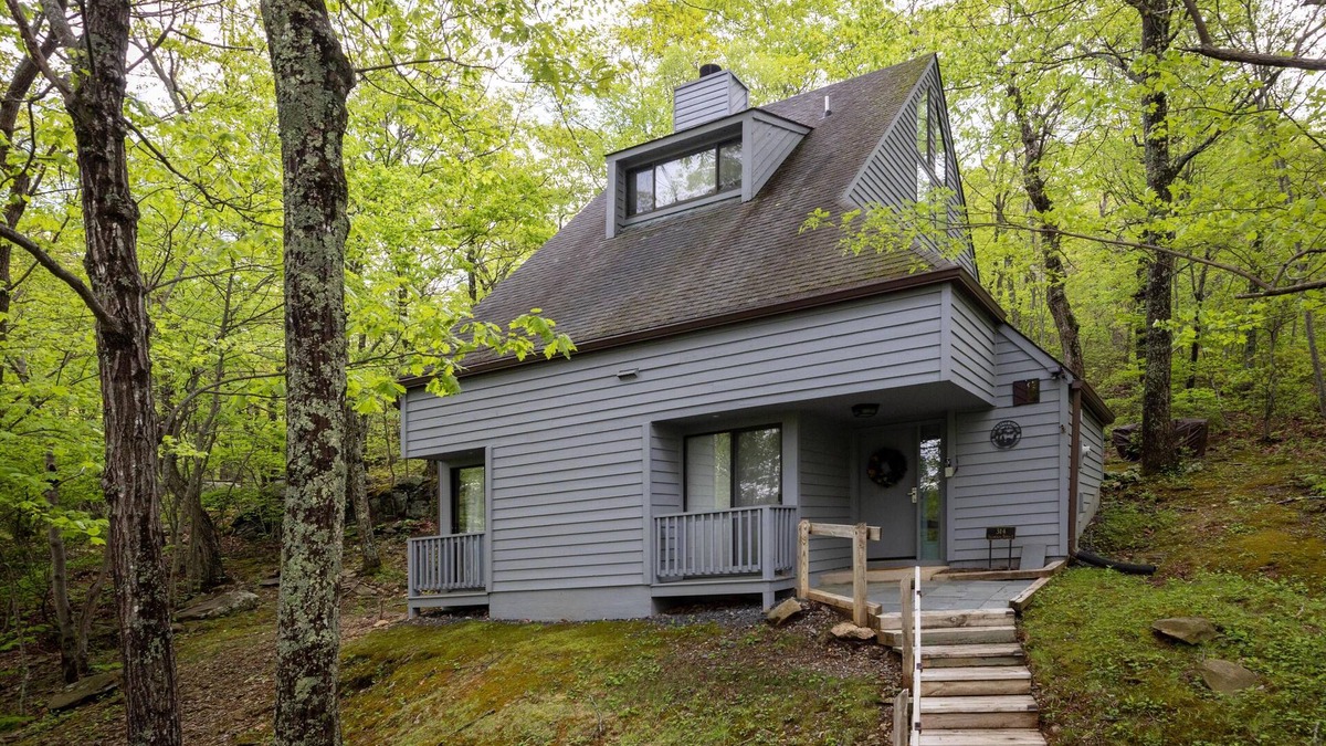 Chestnut Springs Condo | Serenity Slope with Wintergreen Advantage