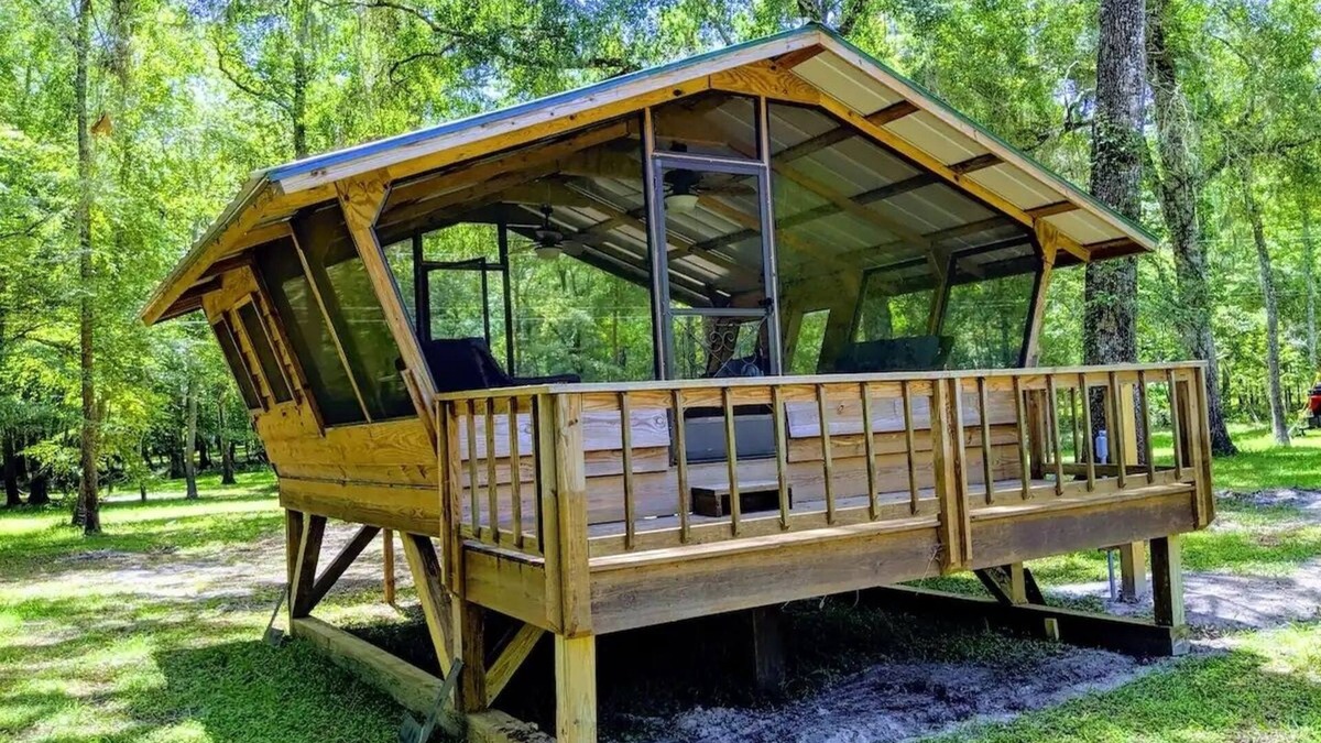 Old Town Cabin | Serenity Springs On The Suwannee Tree House #1