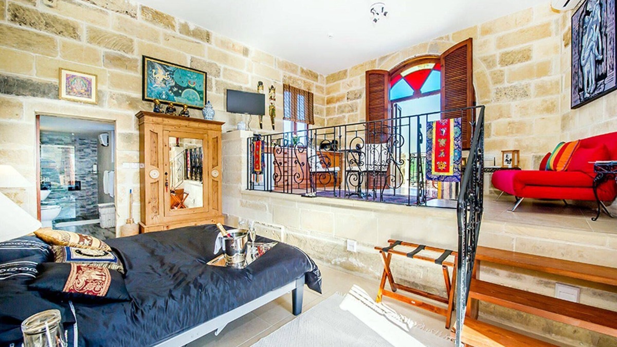 Ta' Għammar Apartment | Serenity Studio with amazing views and a communal pool in self-catering villa