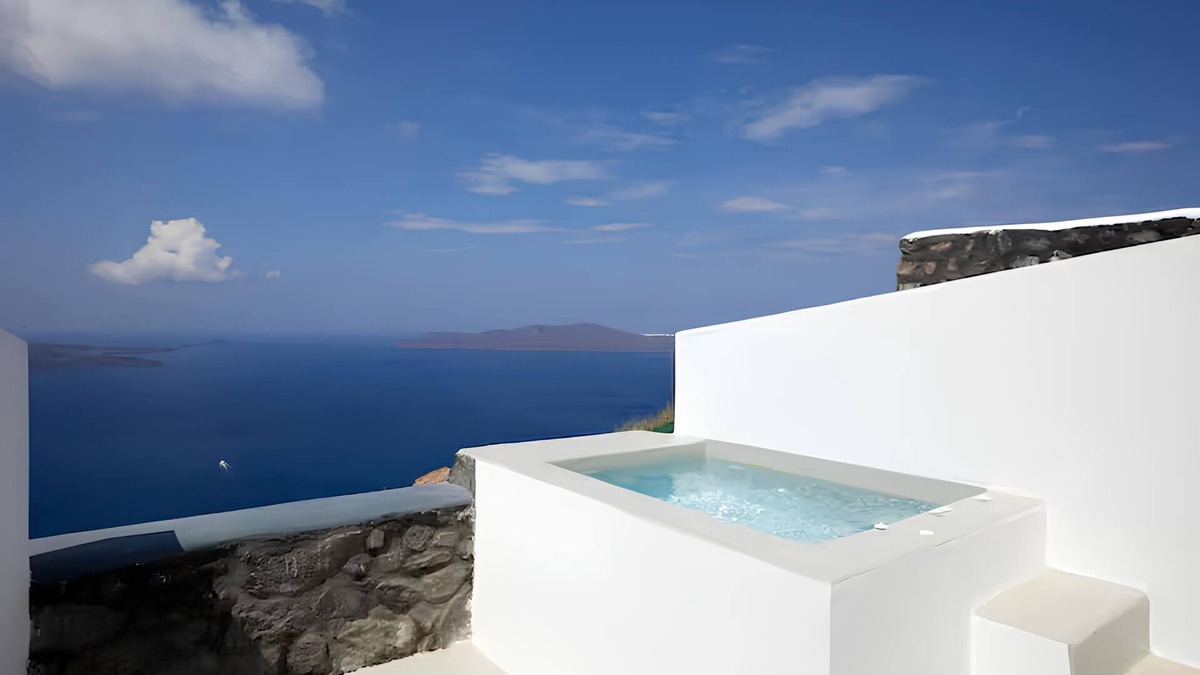 Imerovigli Hotel | Serenity Suite Caldera View with Hot Tub