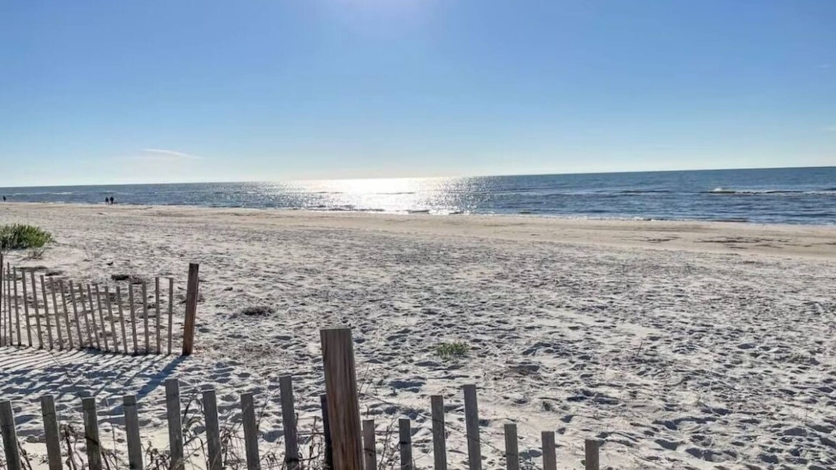 East End House | Serenity Sunset, Dog Friendly, Beach/Bay Views, Pool, Elevator