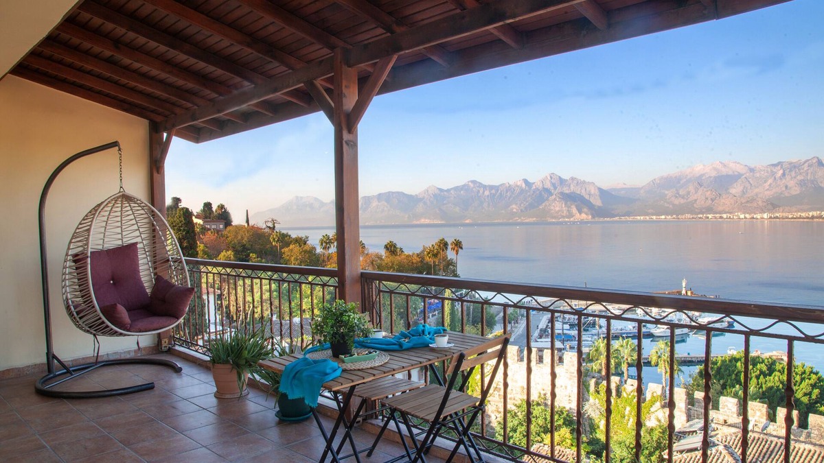 Antalya City Centre House | Sermest Stanning Sea View Flat with Terrace