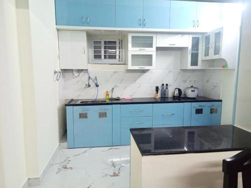 Kukatpalli Apartment | Servostay KPHB Phase 15 New Stunning 3 BHK - 4th Floor
