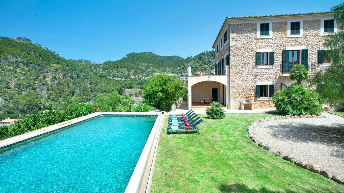 Banyalbufar Villa | Ses Cases Noves - Four Bedroom Villa, Sleeps 8