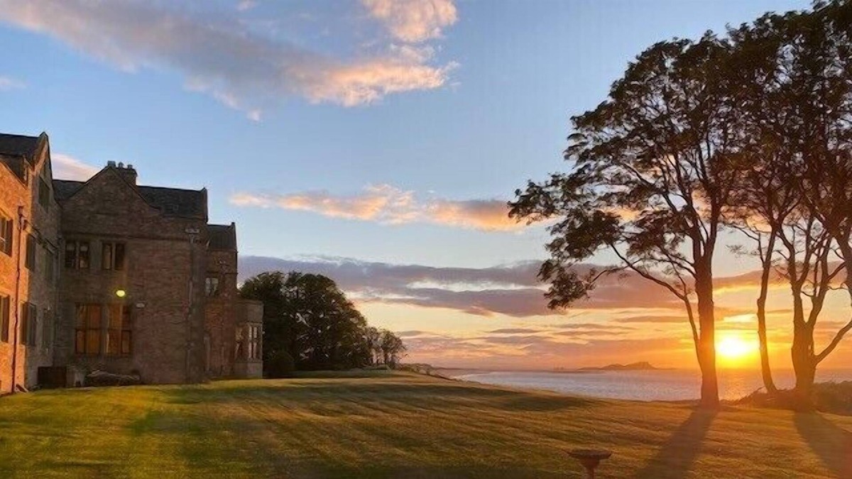 North Berwick House | Set in beautifully landscaped gardens overlooking West Links, Broadsands Beach and Firth of Forth.