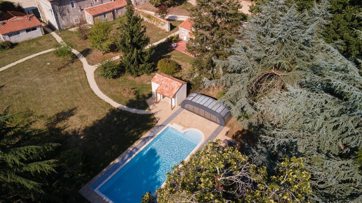 Le Tablier House | Set of three character houses with heated indoor swimming pool