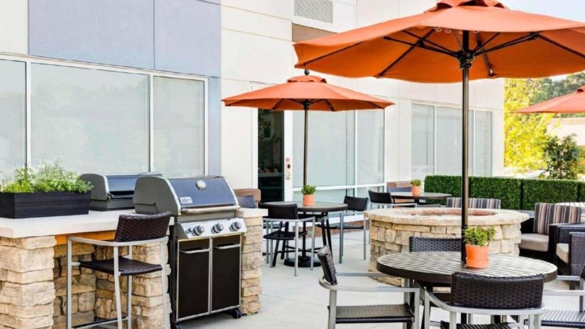 Beaverton House | Settle in for a relaxing extended stay in Beaverton