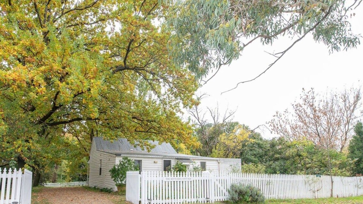 Emu Swamp House | Settler's Cottage - Mayfield Vineyard Orange