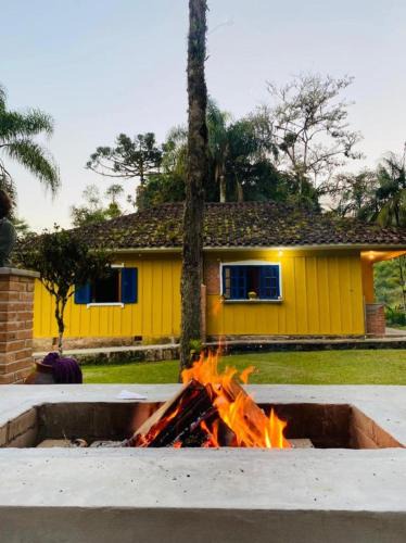 Apiai House | Seu Refúgio com Lareira Próximo ao Petar
