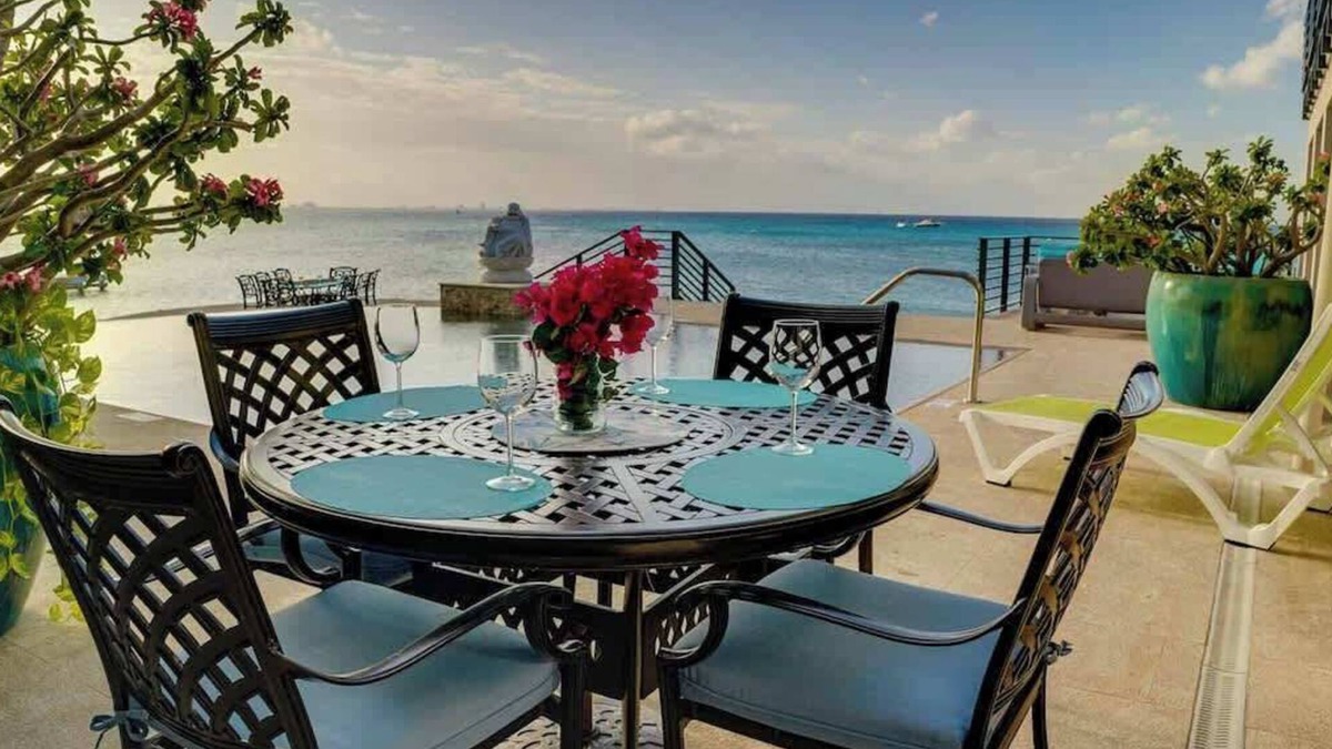 Northwest Point Condo | Seven Mile View#2 - 2 BR Oceanfront Condo & Pool