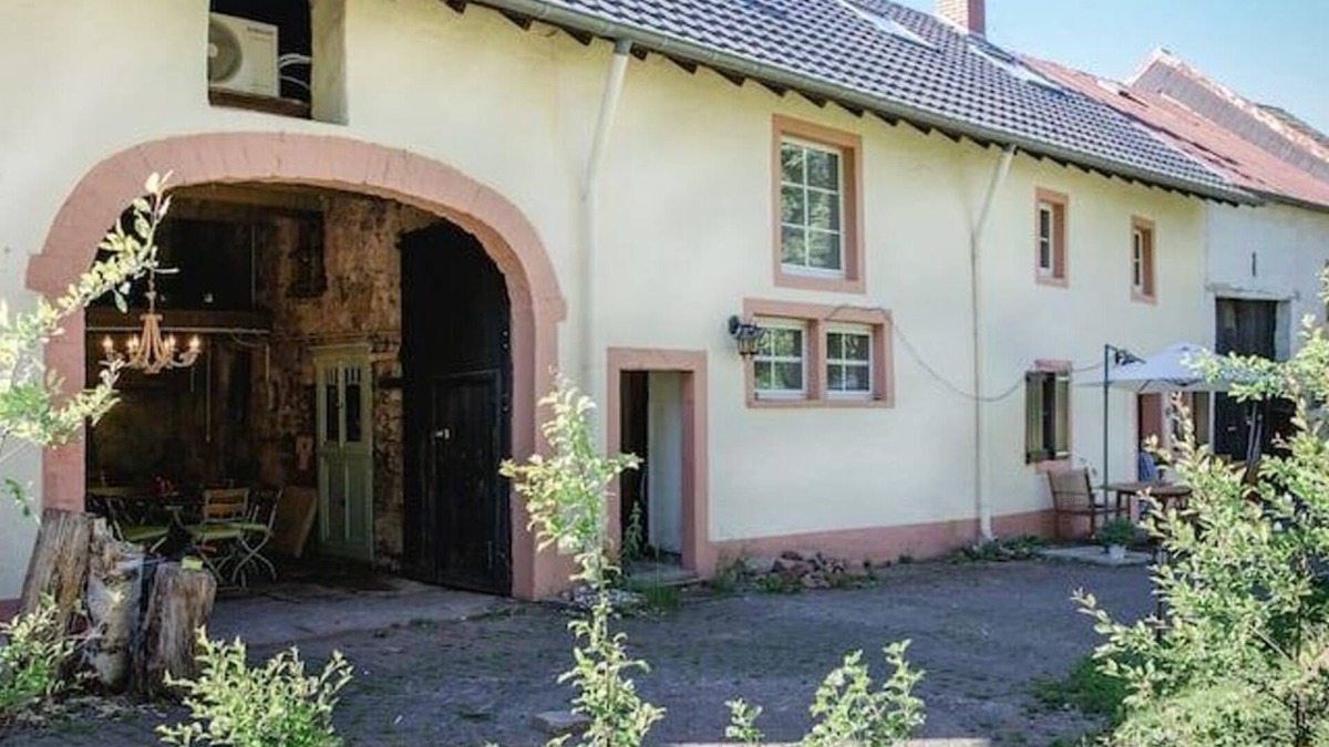 Balesfeld House | Seven Senses Eifel - holiday home, 10 beds, table football/darts and more