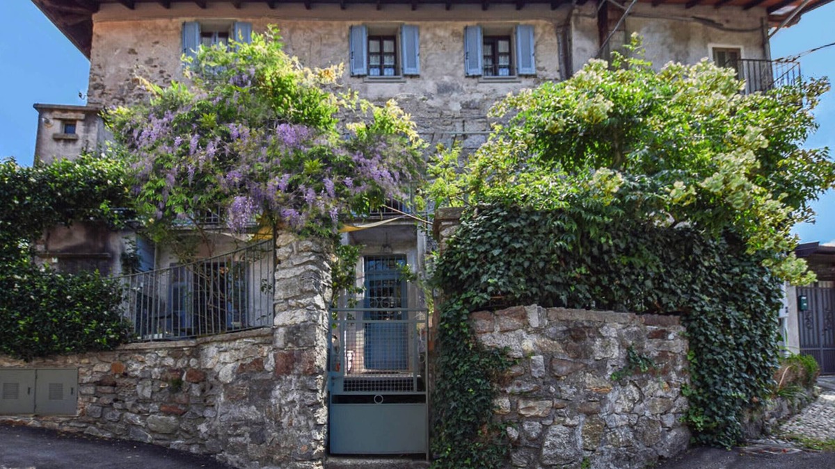 Pella House | Seventeenth-century house on 2 floors, with Turkish bath and courtyards, 1km from Lake Orta.