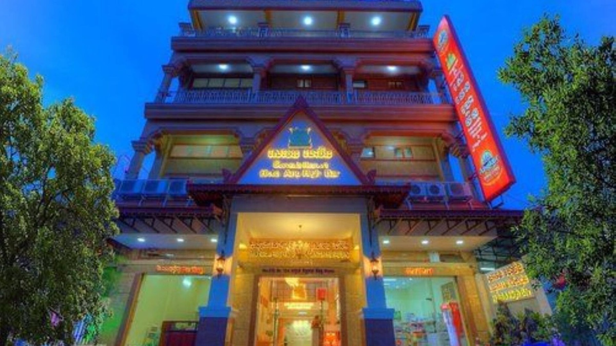 Sangkat Veal Vong Hotel | Seventh Heaven Hotel and High Bar