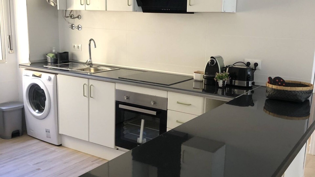 Bellavista Condo | Seville Fair 12 minutes. A very wide and bright floor