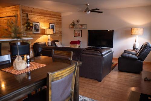 Bear Creek Apartment | SEWARD APARTMENT