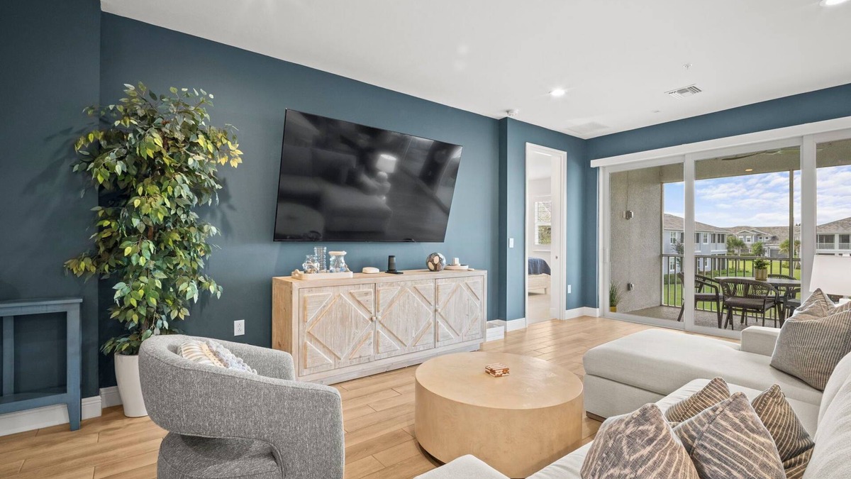 Naples Condo | Seychelles ala SkyRun elegance