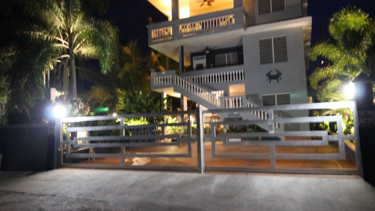 Aguacate House | Shacks Beach Perfect 2 Bedroom Tropical Vacation Paradise