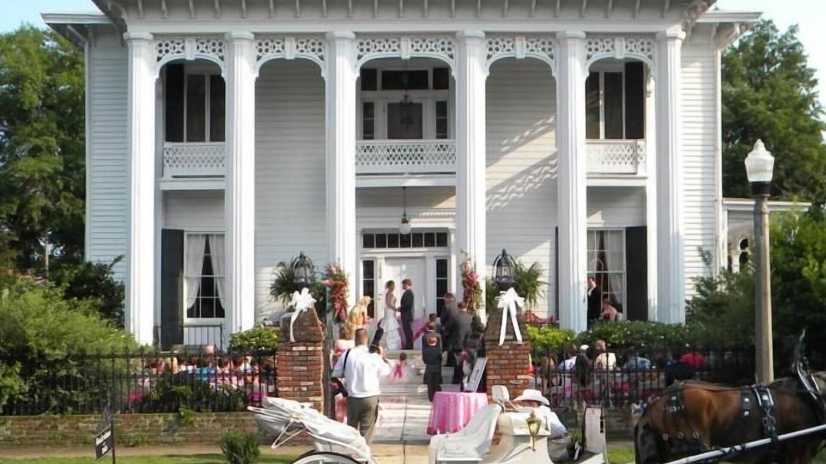 Columbus Bed & Breakfast | Shadowlawn Bed & Breakfast