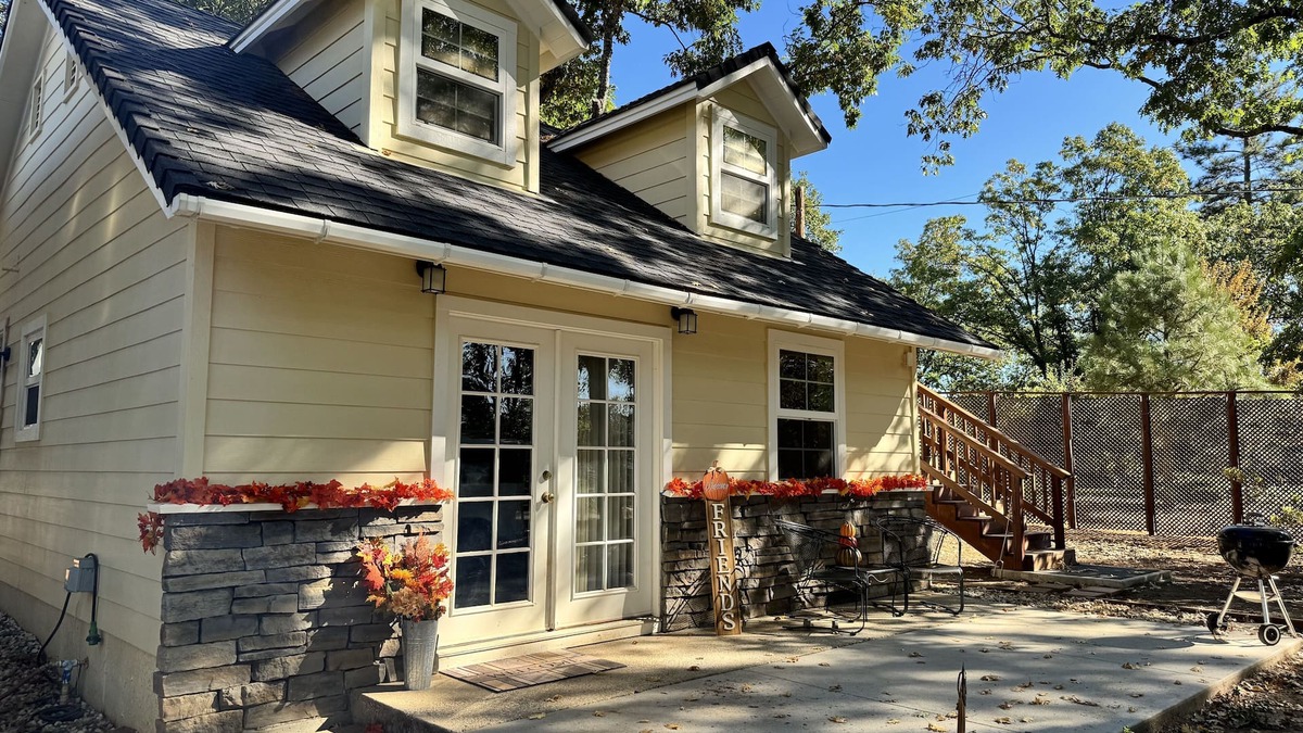 Chicago Park House | Shady Knoll getaway. A peaceful escape in the mountains.