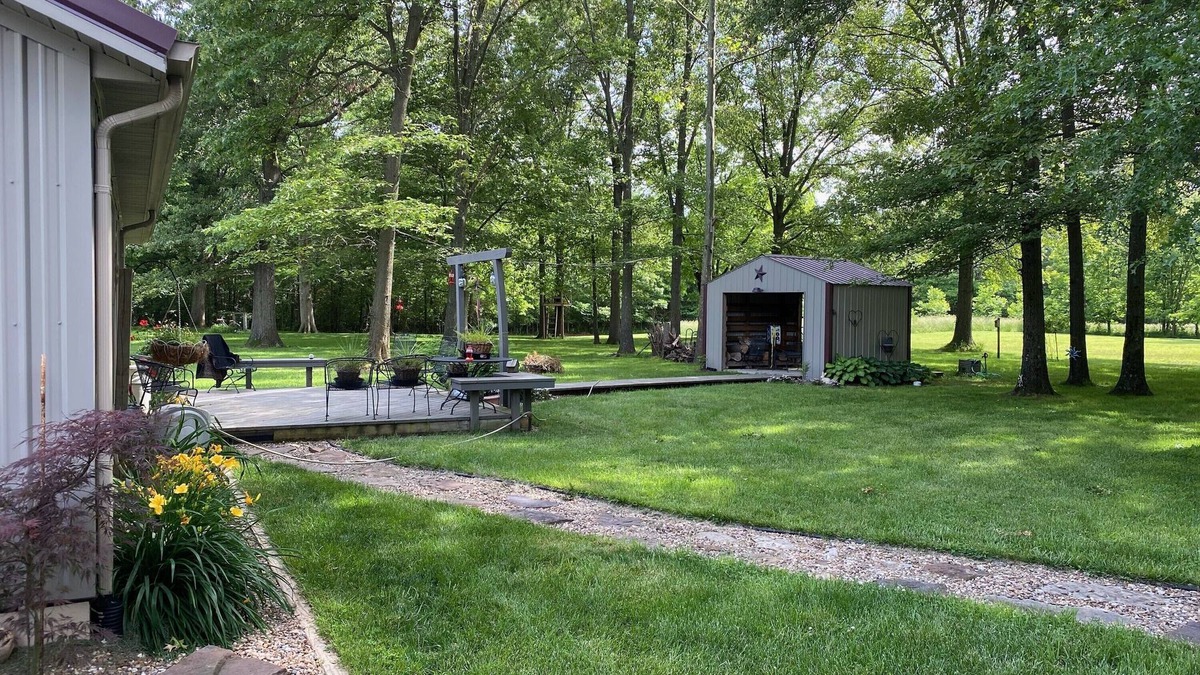 Hurst House | Shady Lakes Escape-w/n minutes from Wineries & Lakes!
