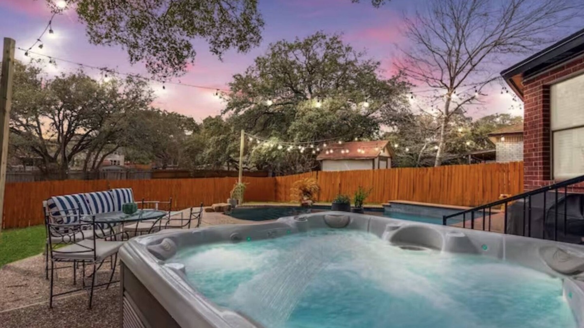 Live Oak House | Shady Oak Pool House (San Antonio)