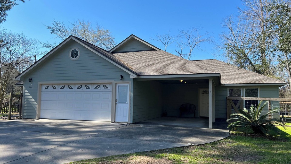 Tomball House | Shady & Secluded.Long Term Stays Considered.