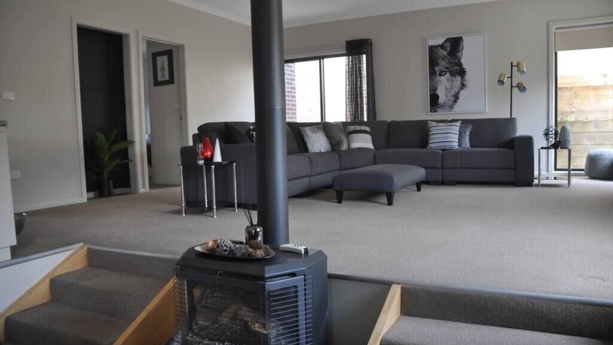 Canadian House | ShaiBeau - Specialising in Large families/groups