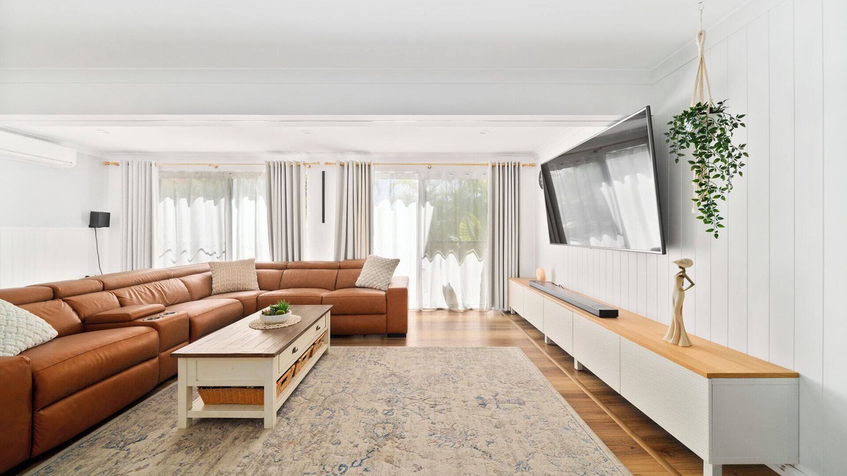 Shailer Park House | Shailer Park -Spacious House, Granny flat - Pool, Sauna, 20 min CBD, 35 min GC
